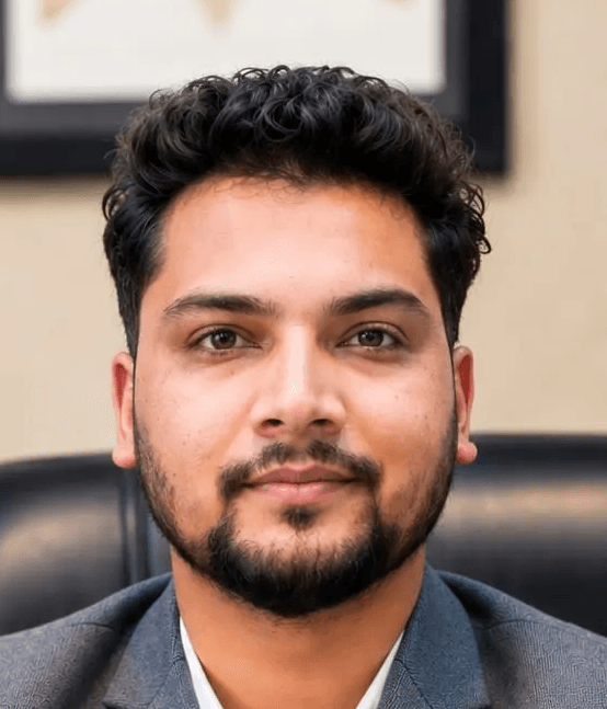Portrait of Waqar Abdullah